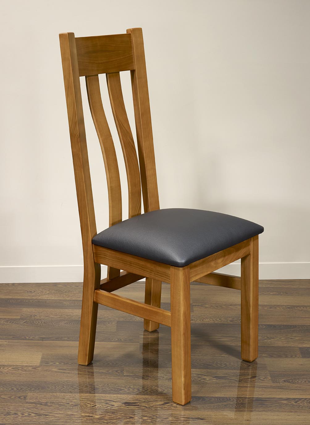 Chaise Annie em Merisier Massif de style contemporaine ASSISE MOLESKINE