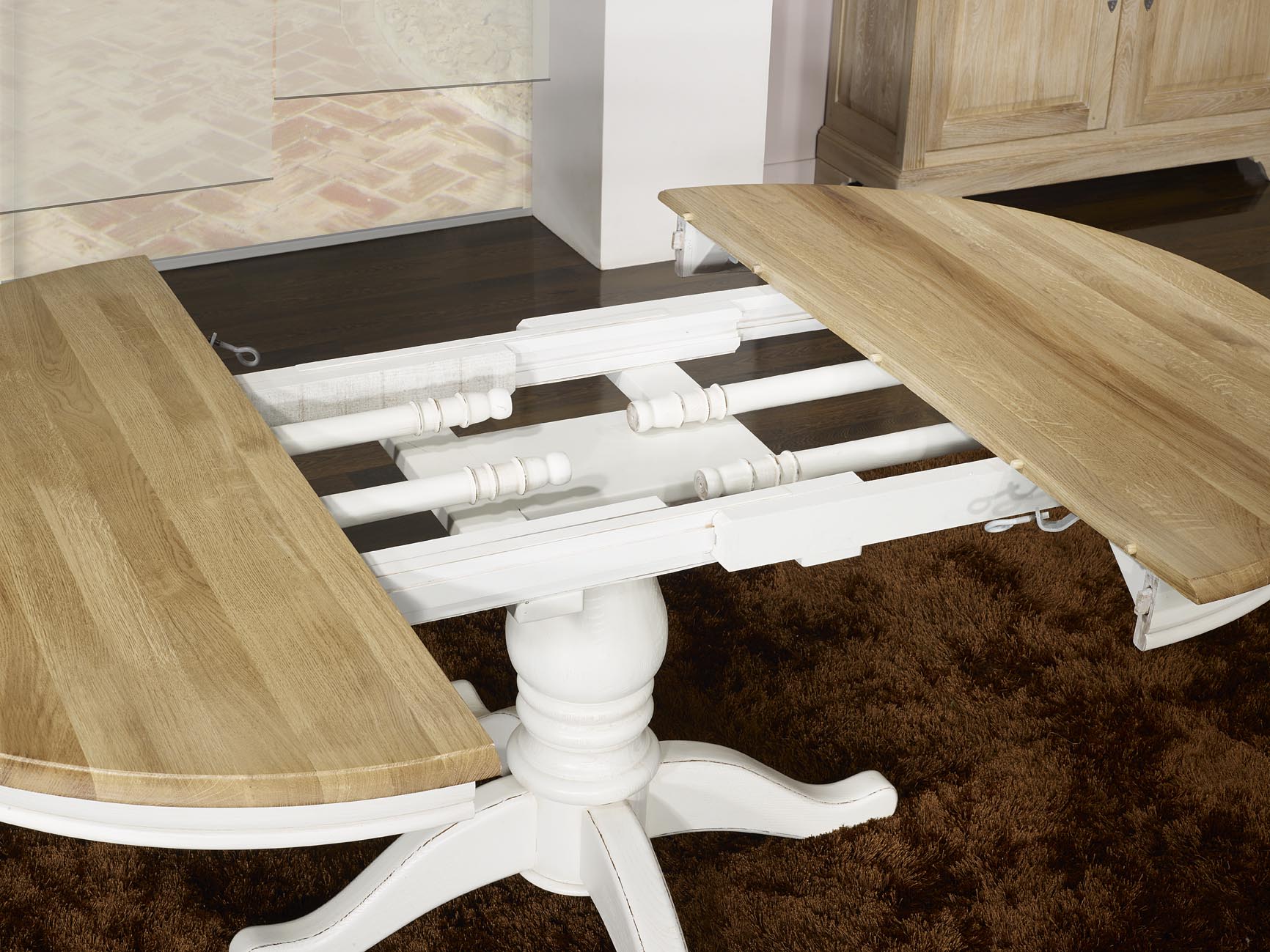 Table Ronde Pied Central En Ch Ne Massif De Style Louis Philippe ~ Table Ronde Bois Massif Avec Rallonge Table Ronde Pied Central En Ch Ne Massif De Style Louis Philippe ~ Table Ronde Bois Massif Avec Rallonge